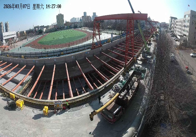 宣传册中的城市轨道交通基坑施工现场